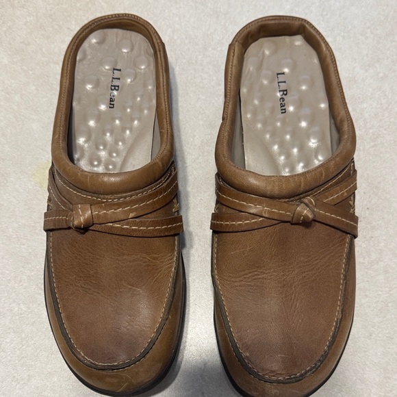 L.L. Bean Shoes - L.L. Bean Women’s Tan Leather Slip-On Loafers